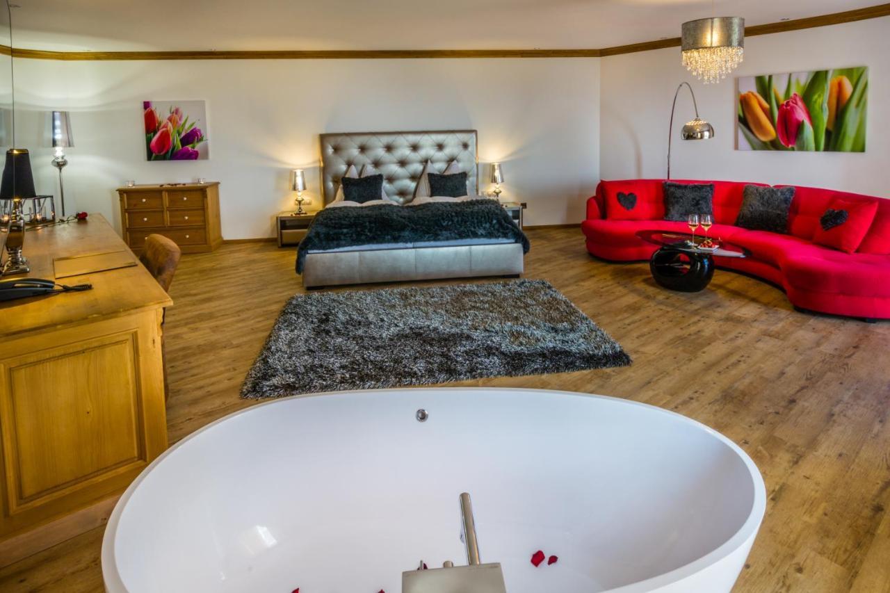 Wellness Hotel V Nebi Kořenov Екстериор снимка