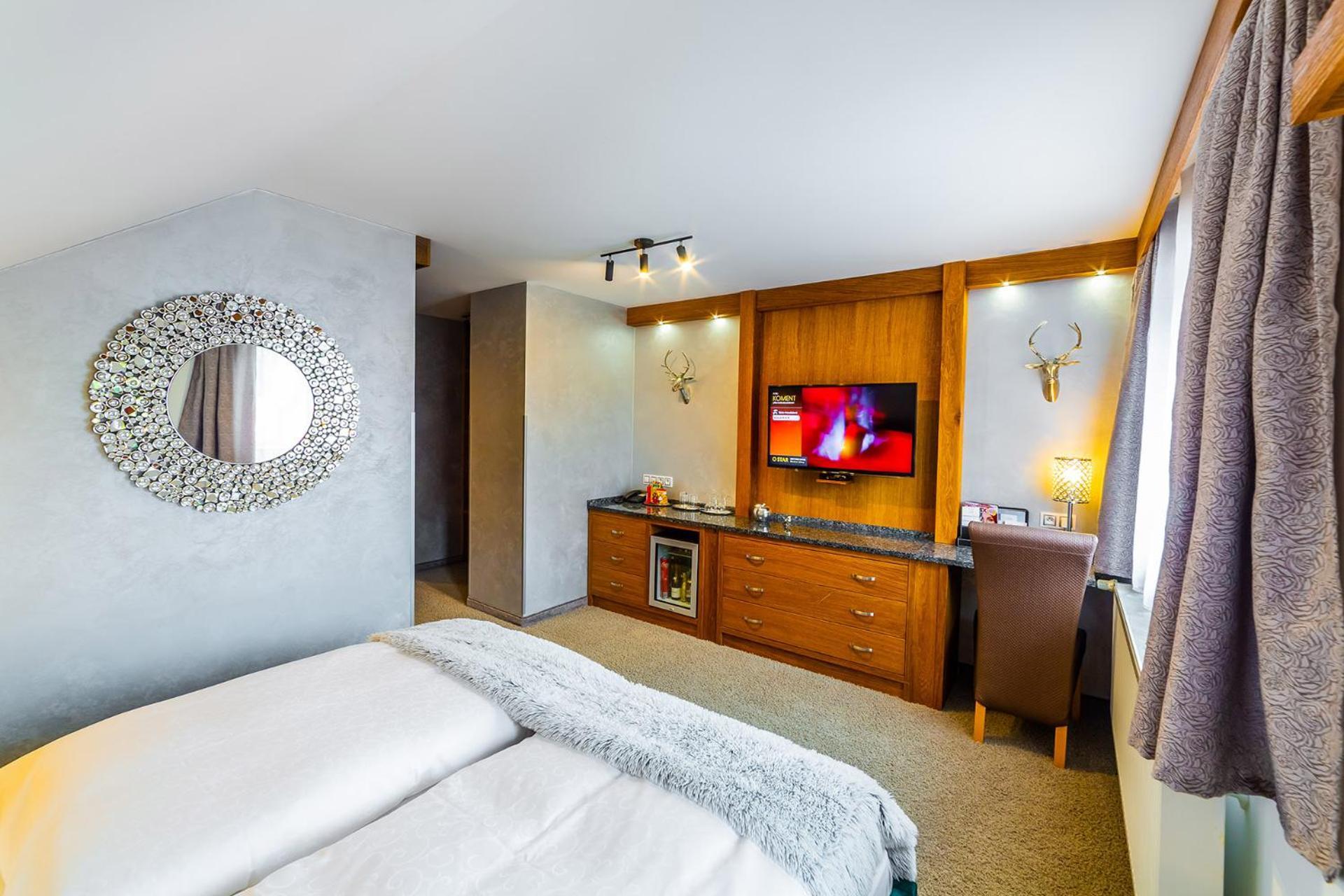 Wellness Hotel V Nebi Kořenov Екстериор снимка